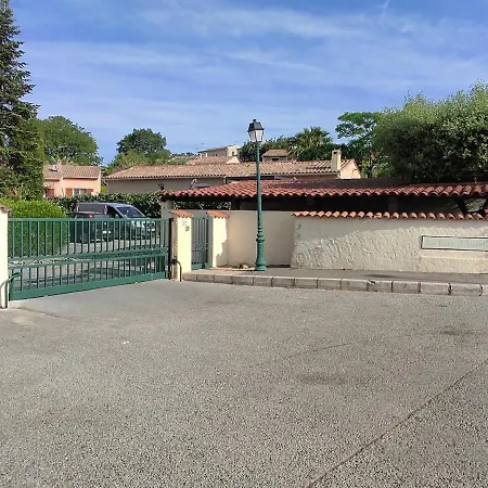 Lumineux Avec Piscine Climatisation Fréjus