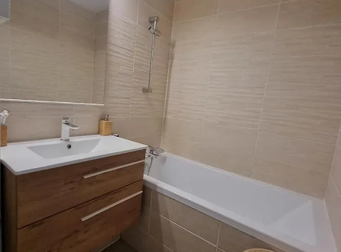 Apartment Lumineux Avec Piscine Climatisation *